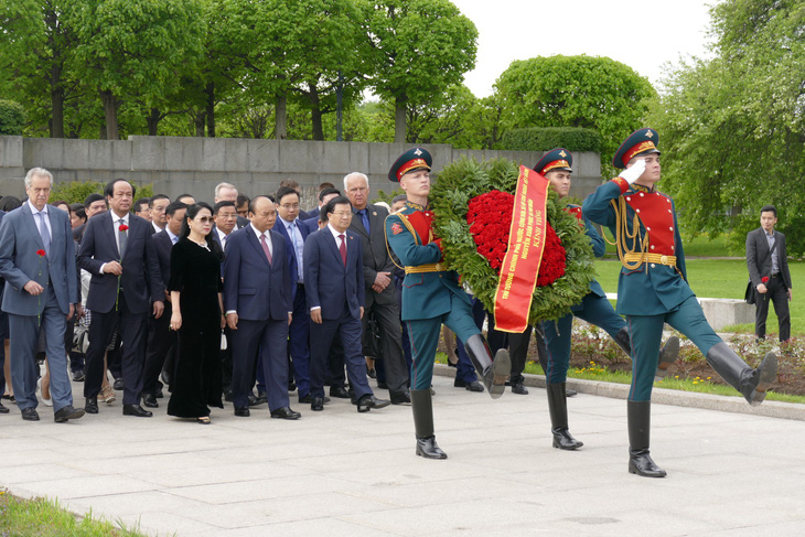 Liên bang Nga tổ chức lễ đón chính thức Thủ tướng Nguyễn Xuân Phúc - Ảnh 2.