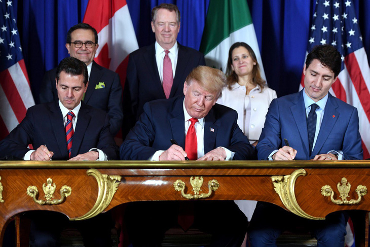 Tổng thống Mỹ dỡ bỏ thuế nhôm, thép đối với Mexico và Canada - Ảnh 1.