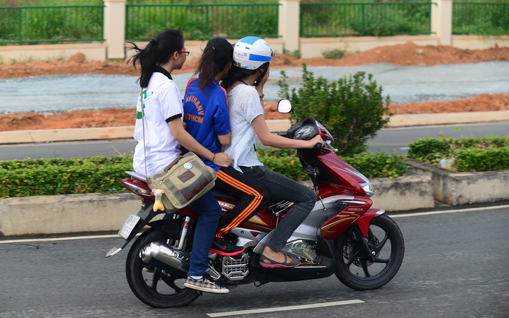 Thói hư tật xấu khó bỏ của người Việt khi chạy xe