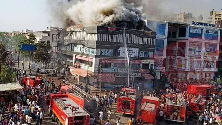 Hỏa hoạn khủng khiếp ở khu phức hợp Ấn Độ, 18 học sinh thiệt mạng - Ảnh 3.