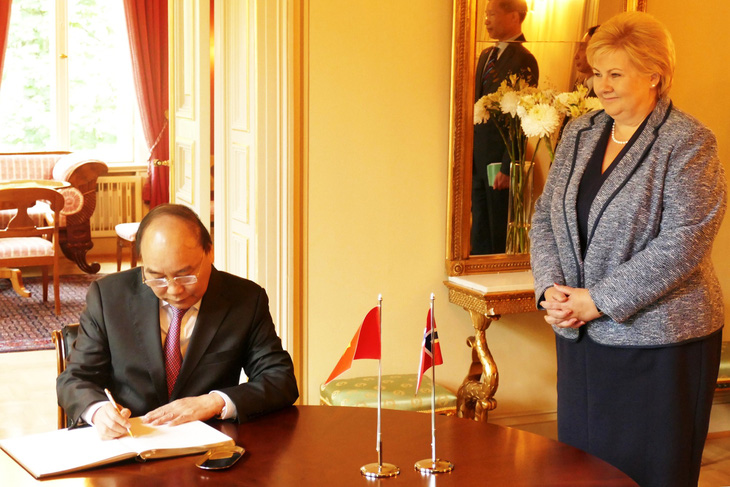 Nữ Thủ tướng Na Uy vui mừng gặp lại Thủ tướng Nguyễn Xuân Phúc - Ảnh 3.