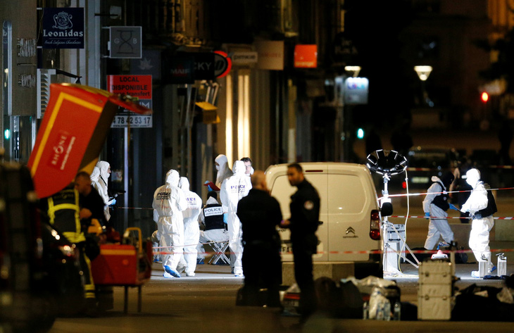 Tấn công bom tại Lyon, cảnh sát đang truy tìm nghi phạm - Ảnh 1.