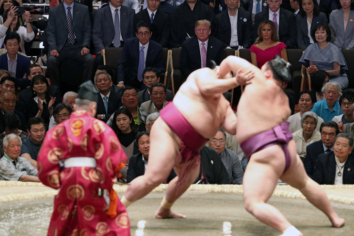 Ông Trump đi coi đấu sumo - ác mộng của mật vụ Mỹ - Ảnh 1.