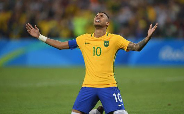 Neymar bị tước băng thủ quân tuyển Brazil