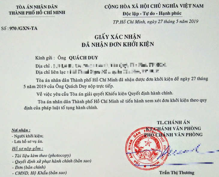 Chuyên viên văn phòng UBND TP.HCM kiện quyết định xử phạt xúc phạm người khác - Ảnh 1.