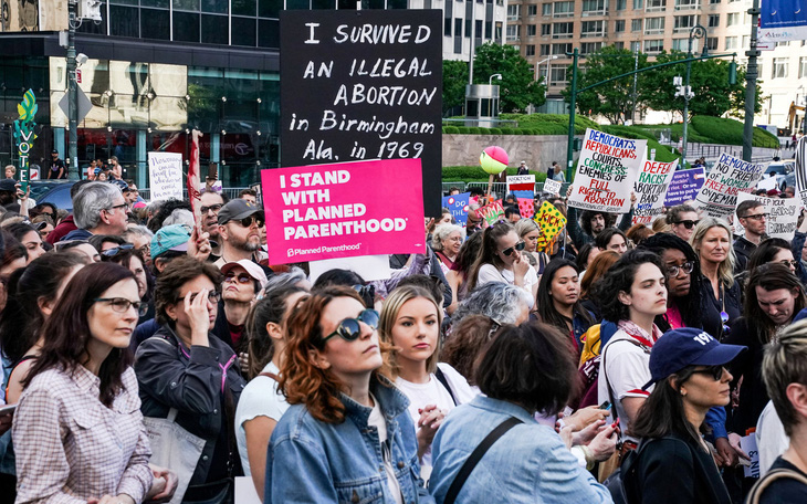 Tòa tối cao Mỹ chặn đạo luật cấm phá thai