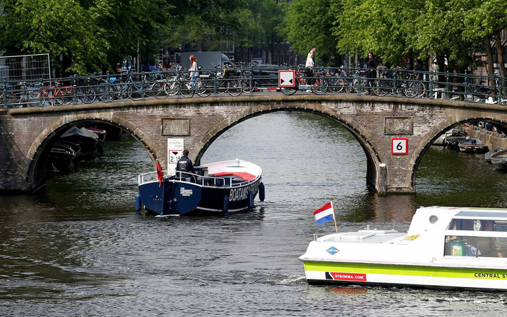 Bảo vệ môi trường, Amsterdam cấm xe chạy bằng xăng, dầu diesel