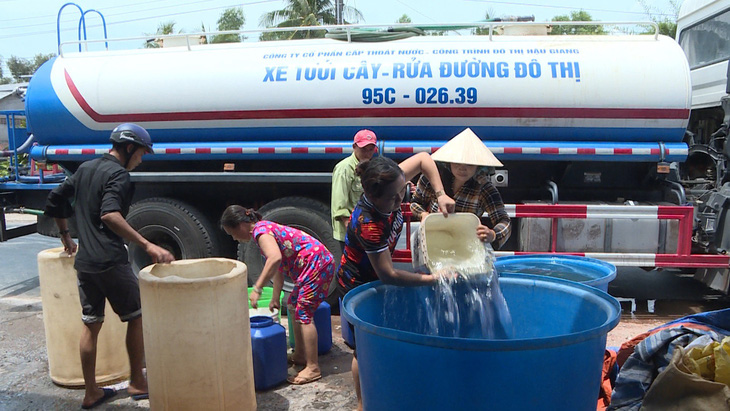 Bộ yêu cầu, Hậu Giang vẫn chưa báo cáo vụ ô nhiễm trên sông Cái Lớn - Ảnh 2.