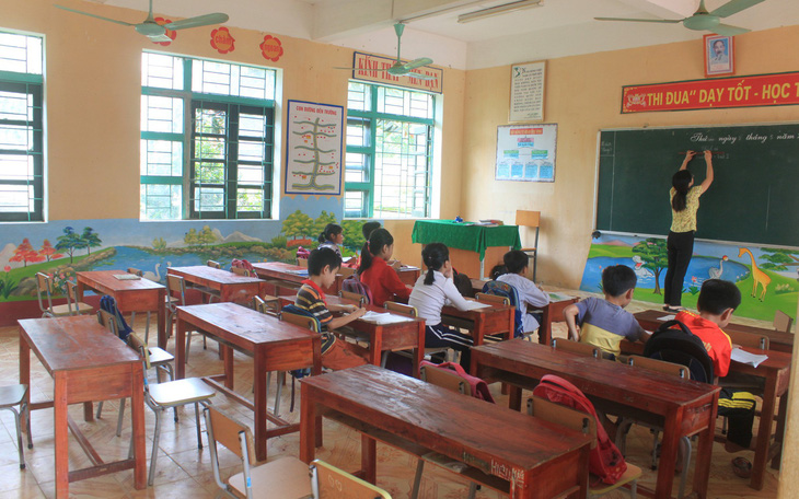 Gần 2/3 học sinh trường Đồng Lương chưa dám đến lớp sau khi 6 cô trò bị đâm