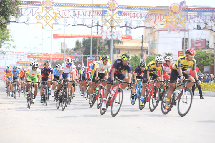 Mirsamad Pourseyed giành áo vàng cuộc đua xe đạp Về Điện Biên Phủ 2019 - Ảnh 3.