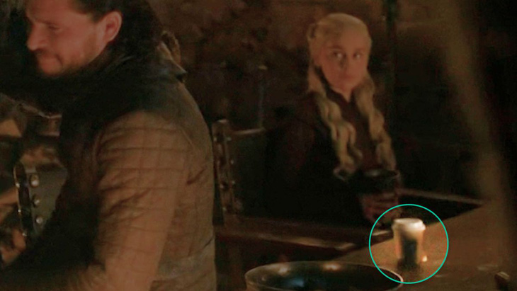 Khó tin: Game of Thrones để quên ly cà phê thế kỷ 21 vào phim - Ảnh 2.