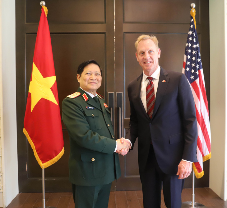 Hai bộ trưởng Quốc phòng Việt - Mỹ gặp song phương tại Shangri-La - Ảnh 1.