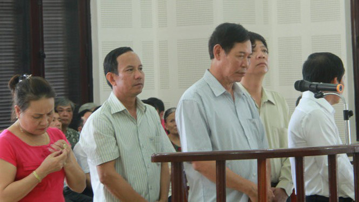 Khởi tố vụ án ra quyết định trái pháp luật trong kỳ án gỗ trắc lậu ở Đà Nẵng - Ảnh 1.