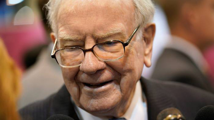 Bỏ ra hơn 4,5 triệu USD để ăn trưa với tỉ phú Warren Buffet - Ảnh 1.