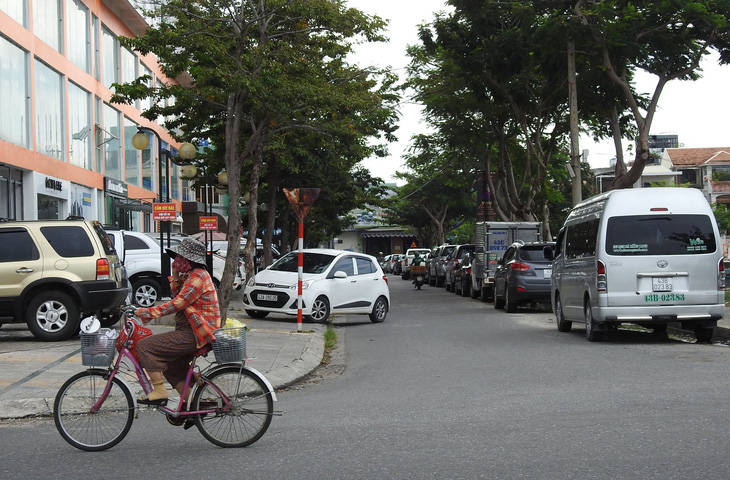 Gian nan đầu tư bãi giữ ôtô ở Đà Nẵng - Ảnh 1.