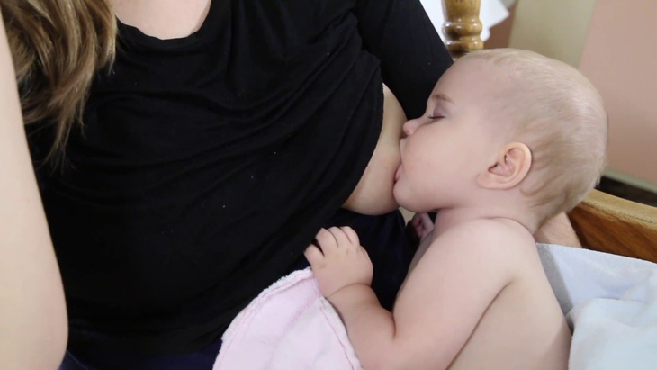Tại sao Sn-2 palmitate (OPO) trong sữa mẹ quan trọng với trẻ? - Ảnh 1.