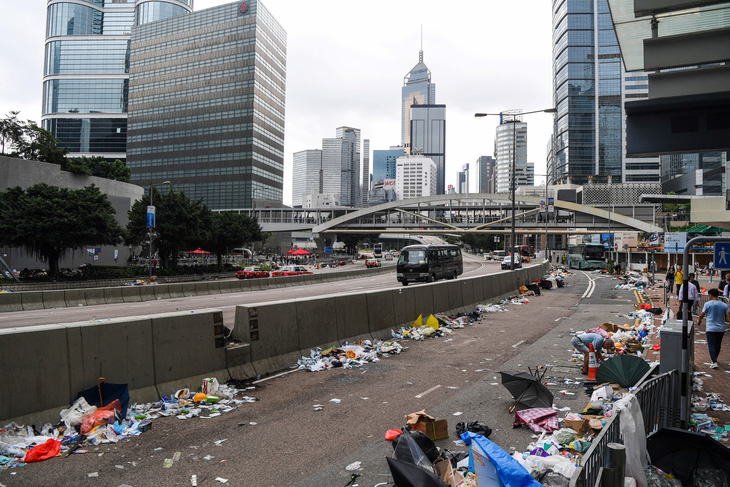 Hong Kong dần trở về nhịp sống bình thường sau những ngày hỗn loạn - Ảnh 11.