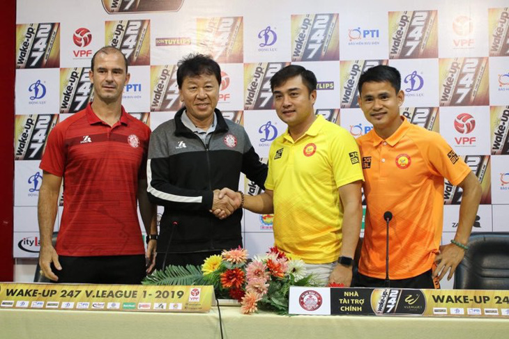 HLV Chung Hae Soung: “Vô địch lượt đi V-League 2019 không quá quan trọng với đội TP.HCM” - Ảnh 1.