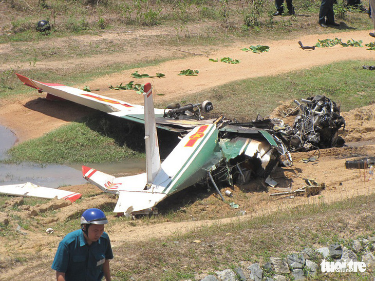 Máy bay quân sự rơi ở Khánh Hòa, 2 phi công hi sinh - Ảnh 2.