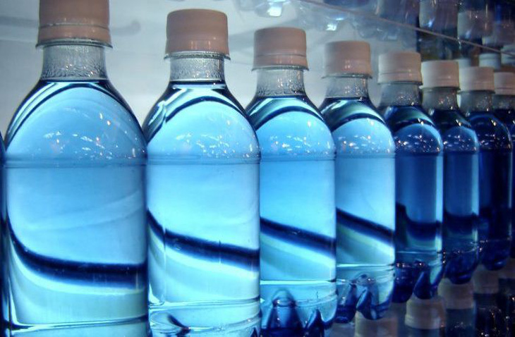 Thu hồi sản phẩm nước uống đóng chai từ Malaysia - Ảnh 1.