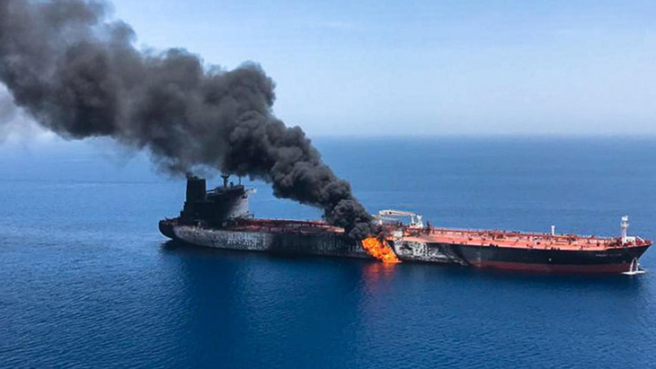 Ông Trump buộc tội thẳng Iran và nói ‘không bỏ qua’ vụ tàu chở dầu - Ảnh 1.