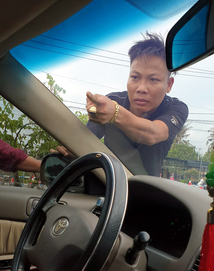 Bắt thêm nghi can vây chặn xe chở công an ở Đồng Nai - Ảnh 1.