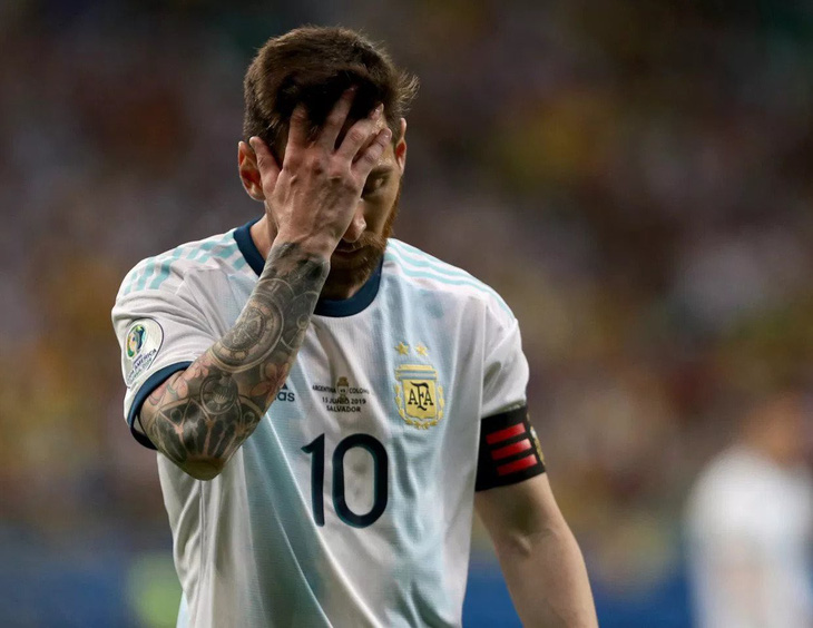 Messi mờ nhạt, Argentina thua Colombia ở trận ra quân Copa America - Ảnh 1.