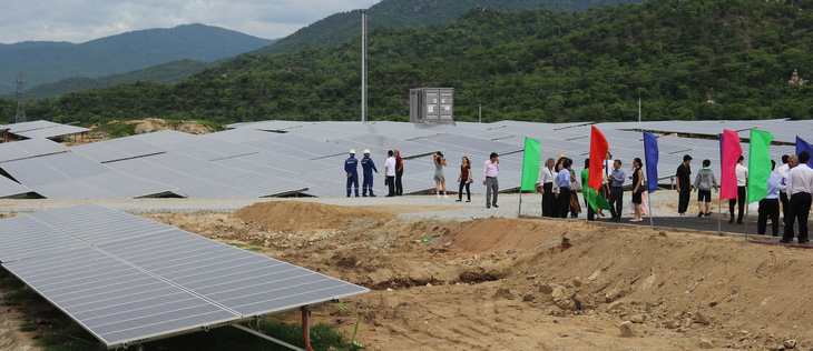 Ninh Thuận khánh thành nhà máy điện mặt trời thứ 6 - Ảnh 1.