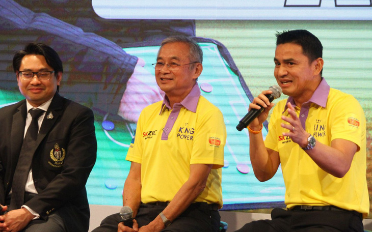 Kiatisak lần đầu nói về ghế HLV trưởng tuyển Thái Lan