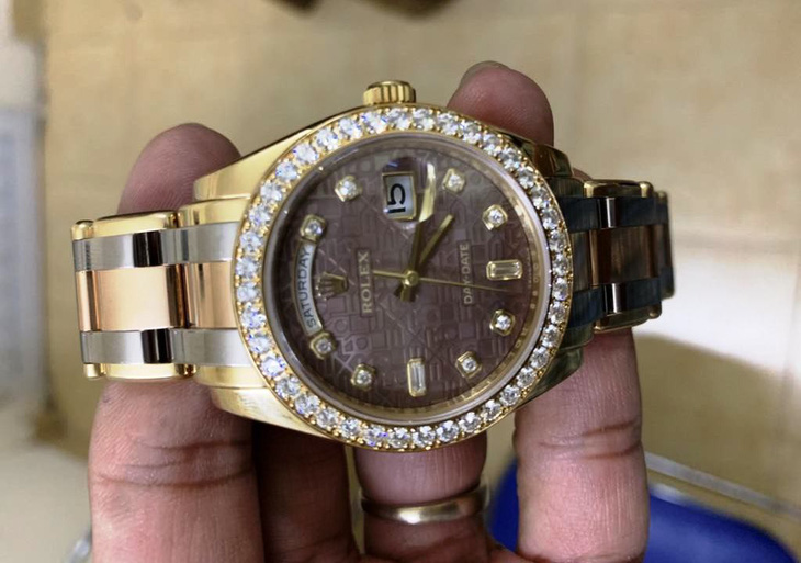 Làm giả giấy tờ ngoạn mục lừa đảo lấy đồng hồ Rolex giá 890 triệu - Ảnh 2.