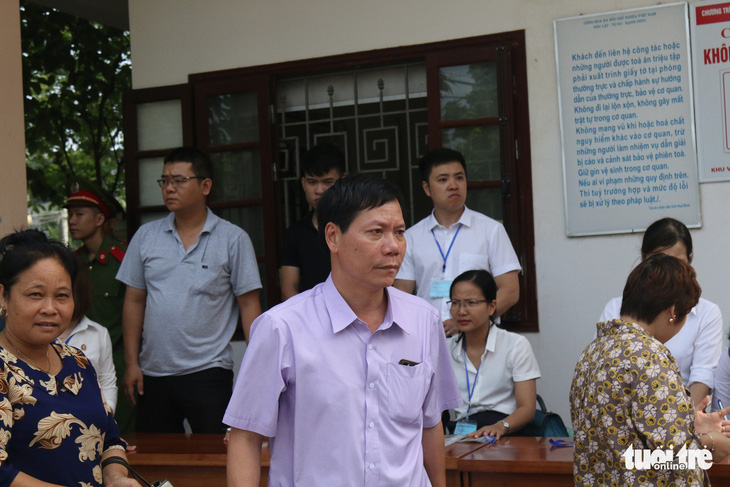 Bác sĩ Hoàng Công Lương bị tuyên phạt 30 tháng tù - Ảnh 5.