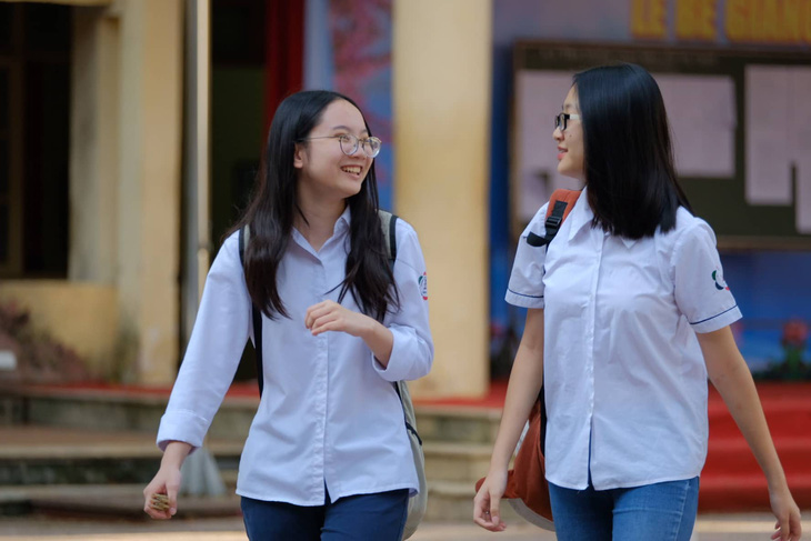 Đề toán lớp 10 tại Hà Nội: dễ thở hơn các năm trước - Ảnh 7.
