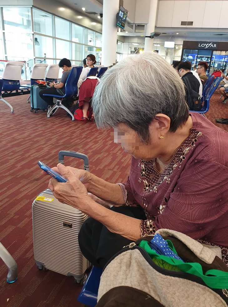 Cụ bà 76 tuổi trốn con cháu đi du lịch Thái Lan gây sốt cộng đồng mạng - Ảnh 1.