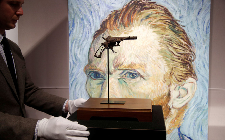 Khẩu súng giết Van Gogh bán giá cao gấp 3 dự kiến