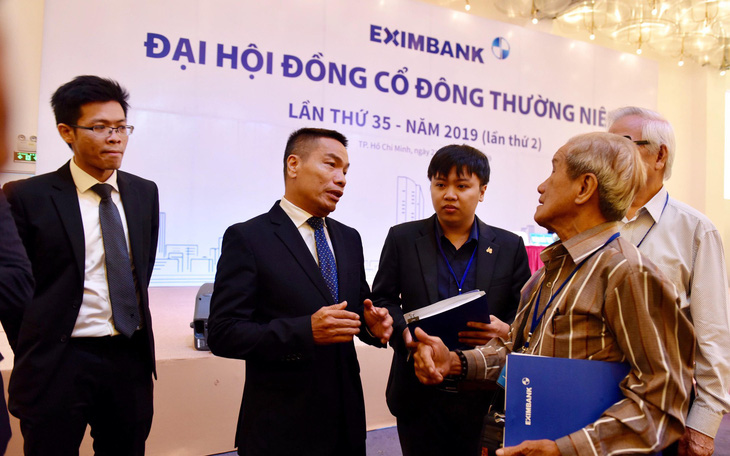 Ông Cao Xuân Ninh xin từ chức chủ tịch HĐQT Eximbank