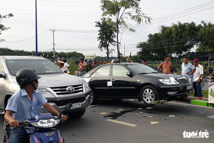 Thủ tướng chỉ đạo xử lý vụ giang hồ vây xe chở công an ở Đồng Nai - Ảnh 1.