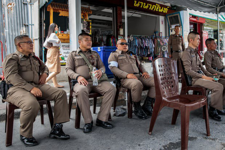 Xe ôm truyền thống và xe ôm Grab tử chiến tại Bangkok - Ảnh 2.