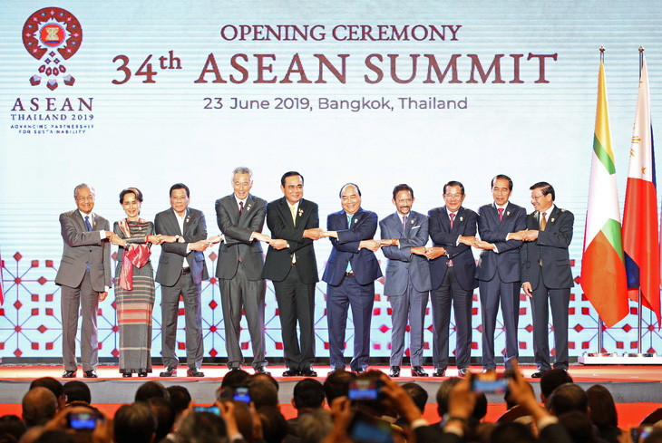 Thủ tướng Nguyễn Xuân Phúc bấm nút khởi động Kho vệ tinh ASEAN - Ảnh 1.