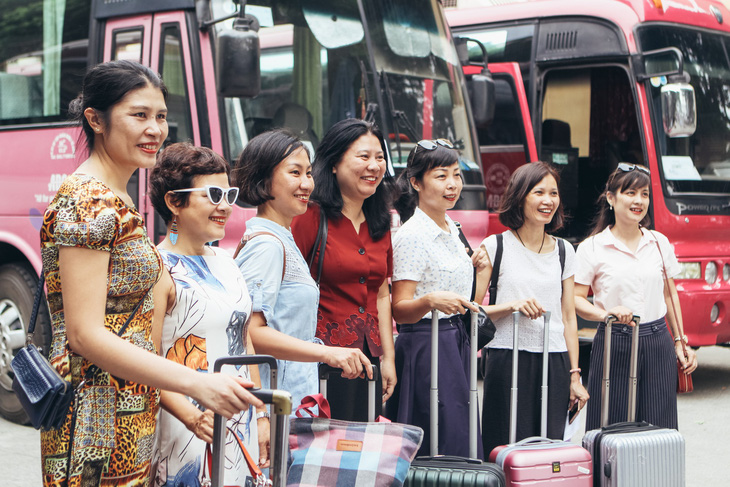 Giám thị Hà Nội mang theo con nhỏ lên Hòa Bình coi thi - Ảnh 3.