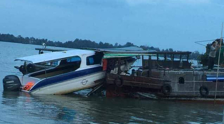 Canô va chạm ghe gỗ trên sông Vàm Cỏ, 1 người tử vong - Ảnh 1.