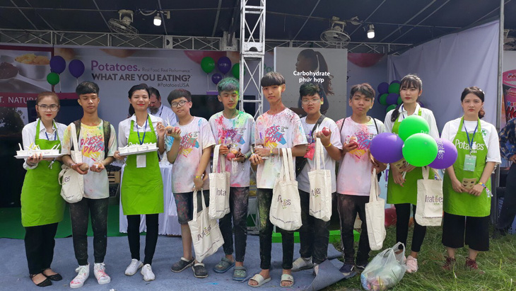 Lễ hội Color Me Run 2019 - Ảnh 1.