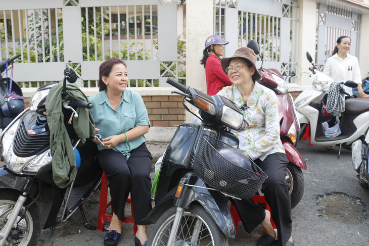 Mẹ rơi nước mắt: Xin chủ nghỉ mấy tiếng về đưa con đi thi mà không gặp - Ảnh 4.