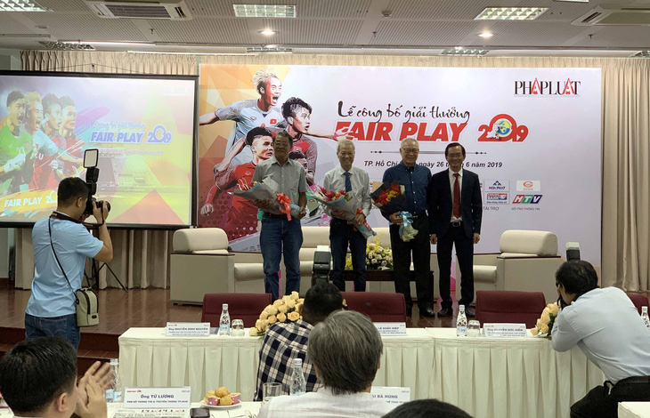 Hai trọng tài được đề cử giải thưởng Fair play 2019 - Ảnh 1.