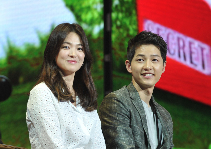 Song Joong Ki và Song Hye Kyo của Hậu duệ mặt trời tuyên bố ly hôn - Ảnh 1.
