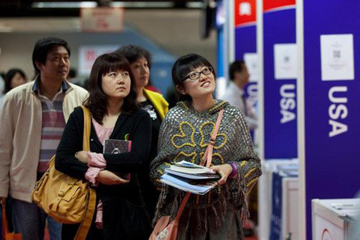 Trung Quốc cảnh báo công dân nguy cơ bị từ chối visa du học, nghiên cứu ở Mỹ - Ảnh 1.