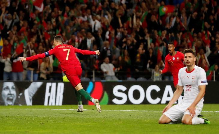 Ronaldo lập hat-trick, Bồ Đào Nha vào chung kết UEFA Nations League - Ảnh 3.