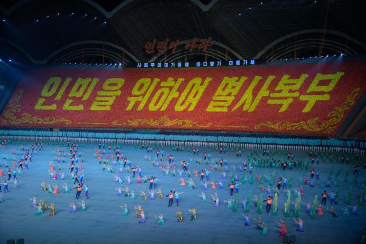 Triều Tiên hoãn lễ hội biển người sau cơn thịnh nộ của ông Kim - Ảnh 1.