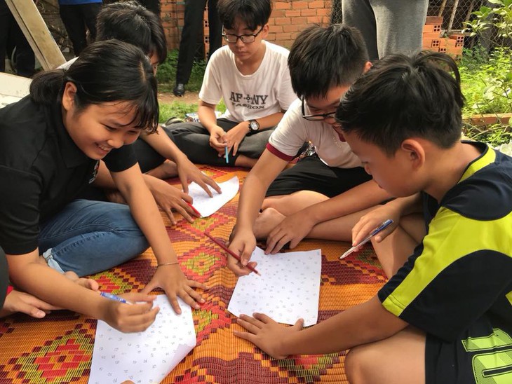 Tôi xấu hổ vì đã thất vọng khi con muốn trở thành chú lái tàu - Ảnh 1.
