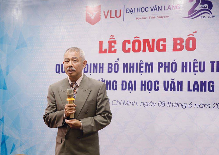 Giáo sư quần đùi làm phó hiệu trưởng Đại học Văn Lang - Ảnh 1.