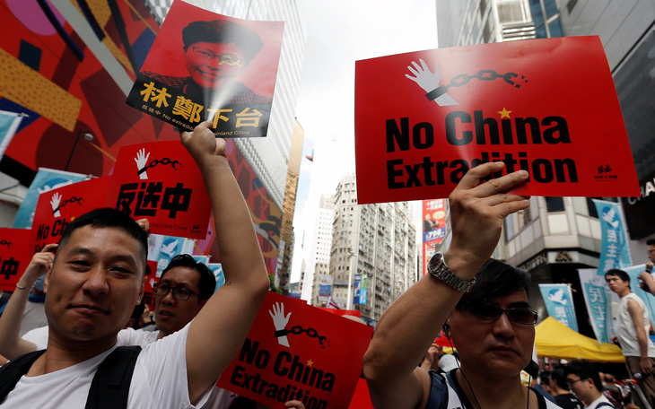 Biểu tình cực lớn ở Hong Kong phản đối dự luật dẫn độ